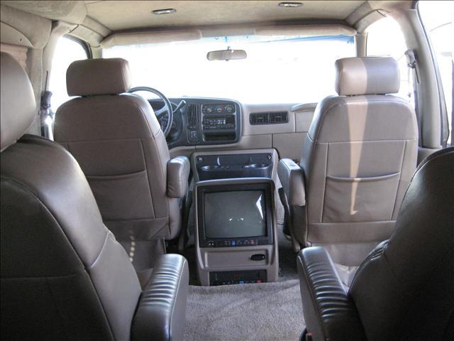 2000 Chevrolet Express Base
