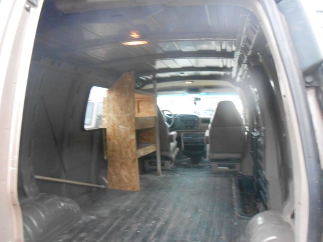 2000 Chevrolet Express 750i 4dr Sdn