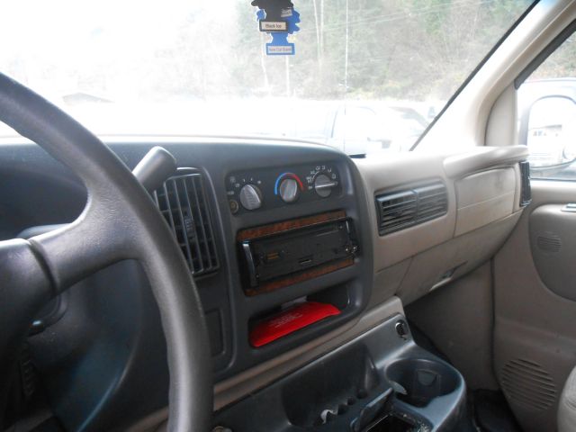 2000 Chevrolet Express 750i 4dr Sdn