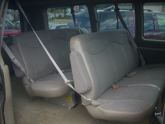 2000 Chevrolet Express Sport LOW Miles