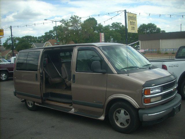 2000 Chevrolet Express Sport LOW Miles
