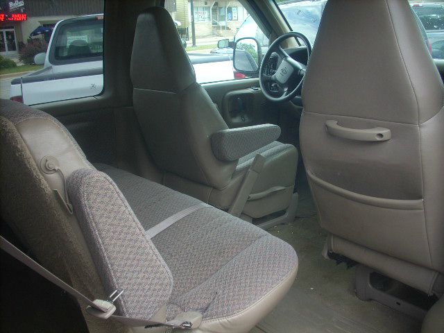 2000 Chevrolet Express Sport LOW Miles