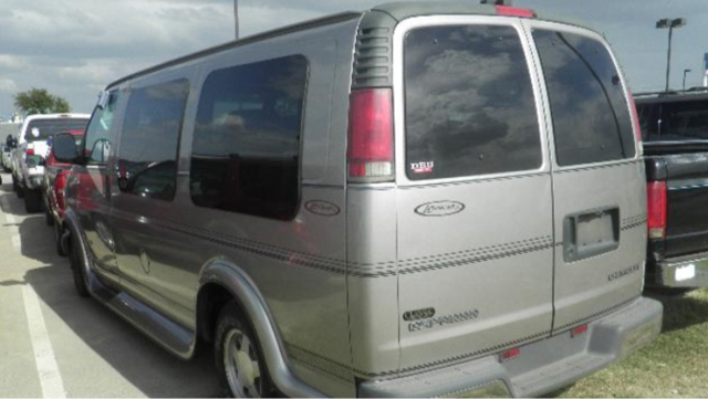 2000 Chevrolet Express 750i 4dr Sdn