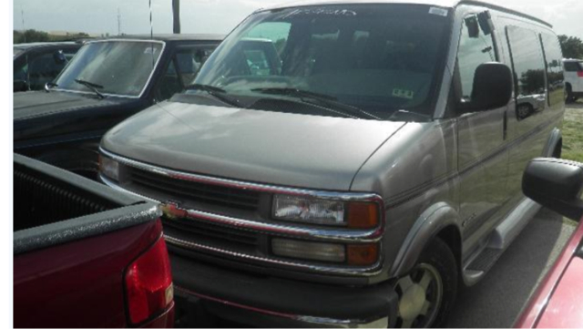 2000 Chevrolet Express 750i 4dr Sdn