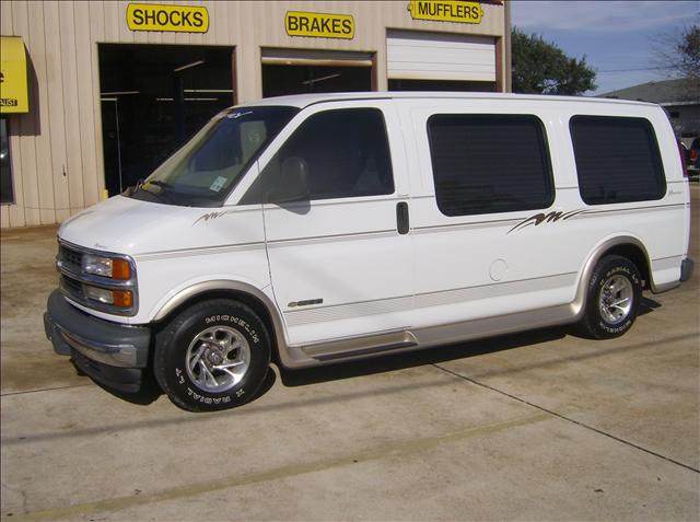 2000 Chevrolet Express Series II - 1SC