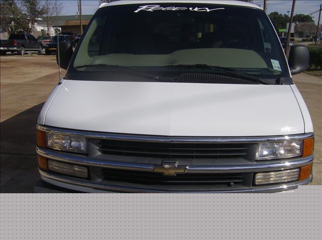 2000 Chevrolet Express Series II - 1SC