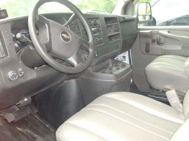 2000 Chevrolet Express 750i 4dr Sdn
