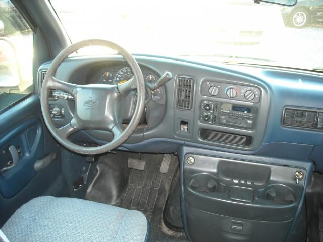 2000 Chevrolet Express XLT Sport 4.6L 2WD