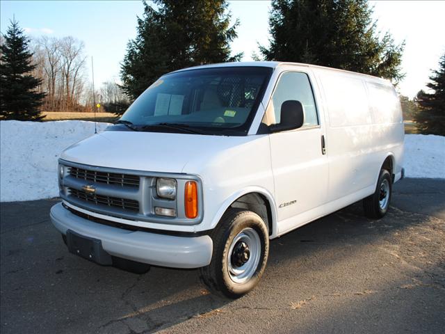 2000 Chevrolet Express SE - Convertible Sharp