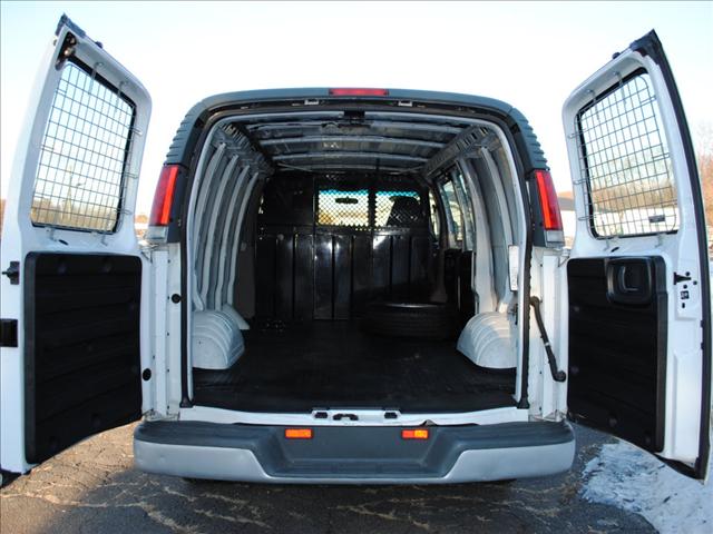 2000 Chevrolet Express SE - Convertible Sharp