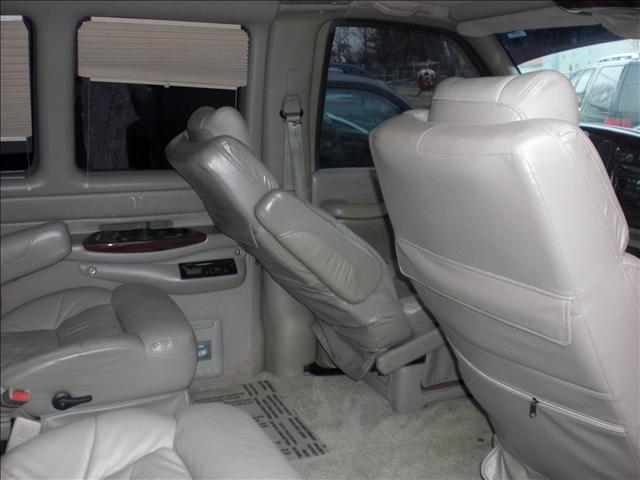 2000 Chevrolet Express Base