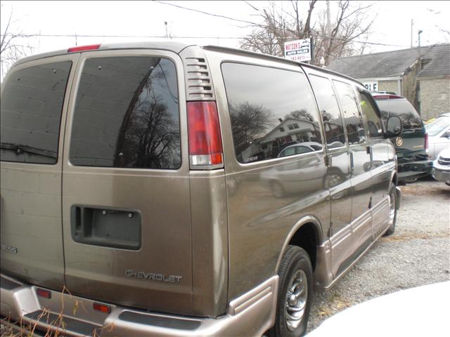2000 Chevrolet Express Base