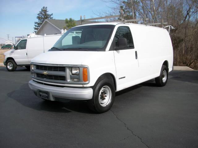 2000 Chevrolet Express Base