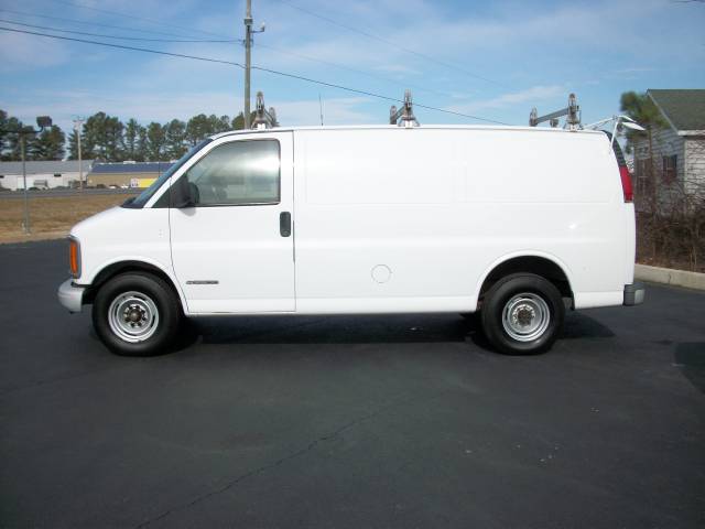 2000 Chevrolet Express Base