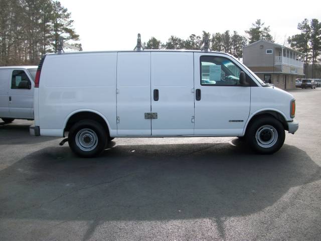 2000 Chevrolet Express Base