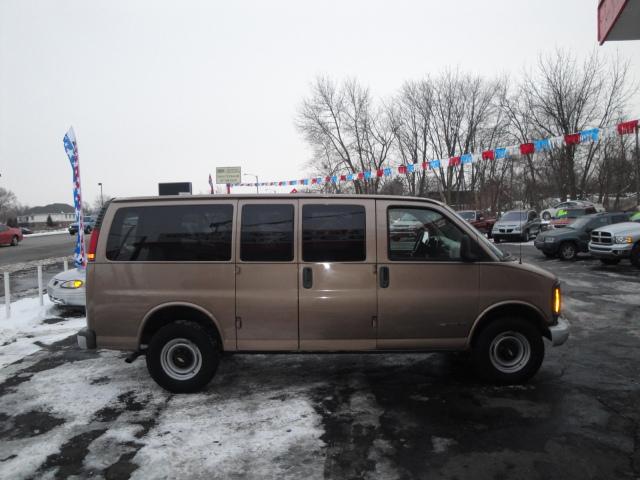 2000 Chevrolet Express Base