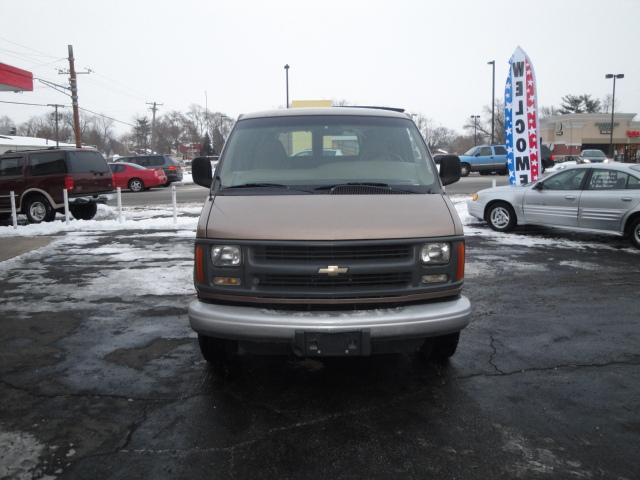 2000 Chevrolet Express Base