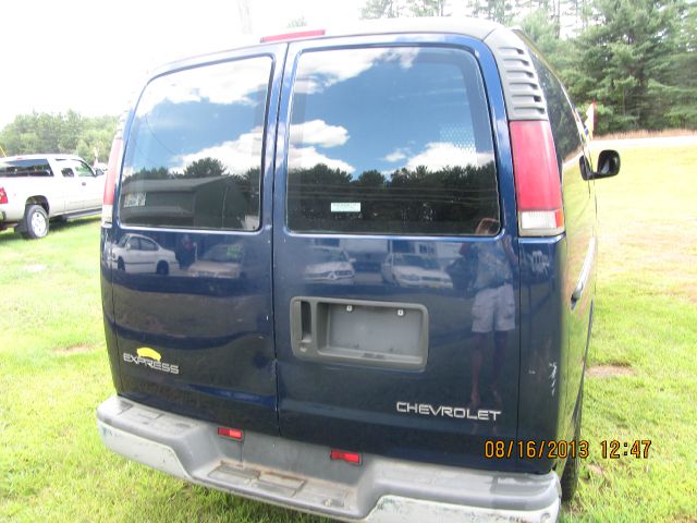2000 Chevrolet Express REG WB