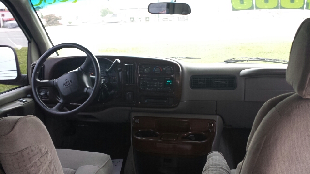 2000 Chevrolet Express 750i 4dr Sdn