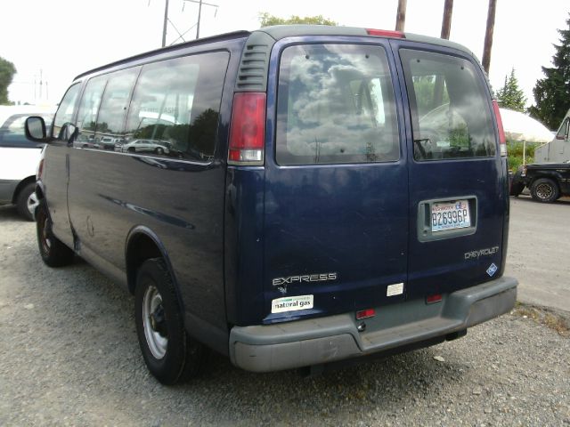 2001 Chevrolet Express LS 4X4