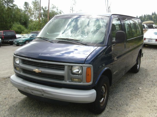 2001 Chevrolet Express LS 4X4