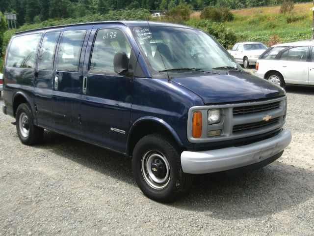 2001 Chevrolet Express LS 4X4