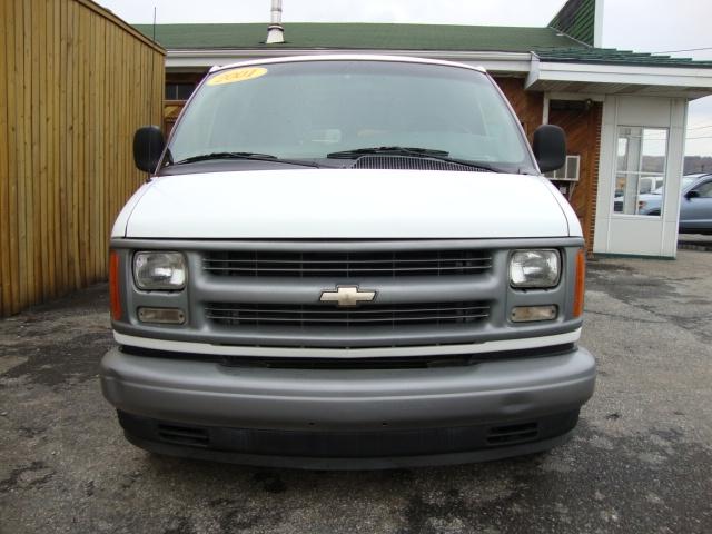 2001 Chevrolet Express SE - Convertible Sharp