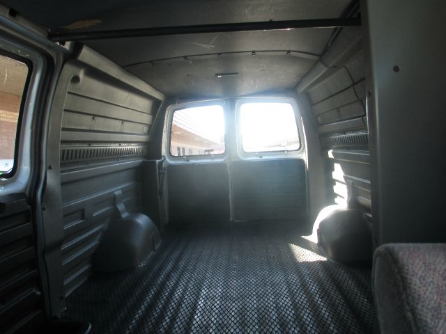 2001 Chevrolet Express Club Cab 155 WB HD 4WD