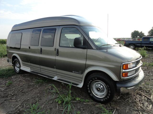 2001 Chevrolet Express 2.5i Premium