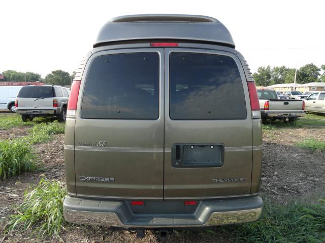 2001 Chevrolet Express 2.5i Premium