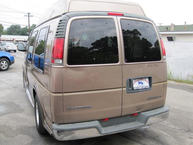 2001 Chevrolet Express CW, AWD