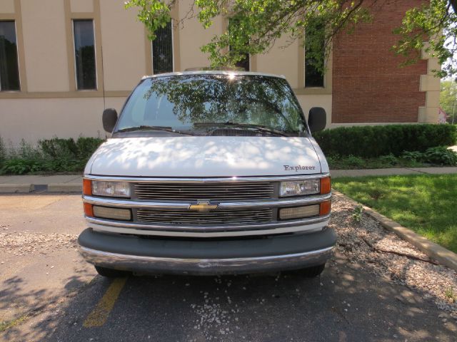 2001 Chevrolet Express Lariat, Diesel, 4x4finance