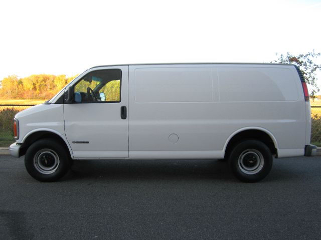 2001 Chevrolet Express REG WB
