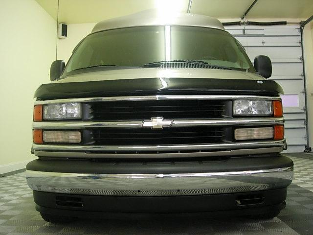 2001 Chevrolet Express SLT CREW