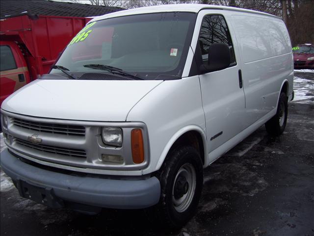 2001 Chevrolet Express Base