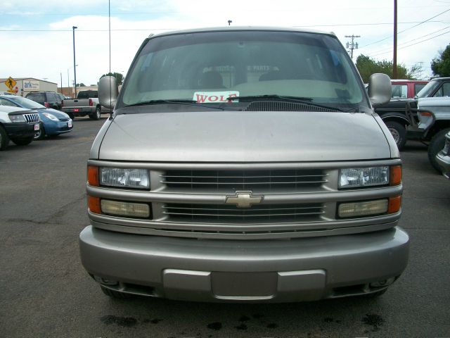 2001 Chevrolet Express Water Truck