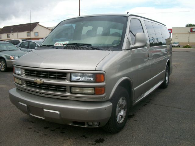 2001 Chevrolet Express Water Truck