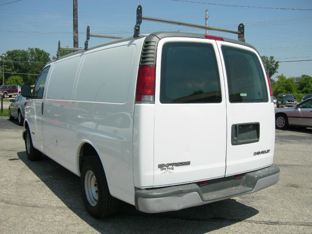 2001 Chevrolet Express 750i 4dr Sdn