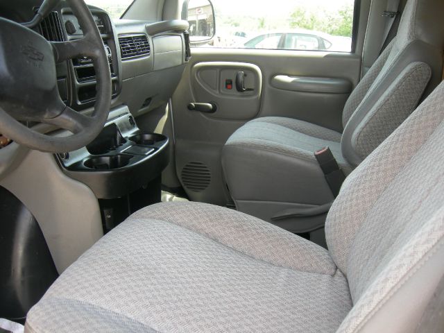 2001 Chevrolet Express 750i 4dr Sdn