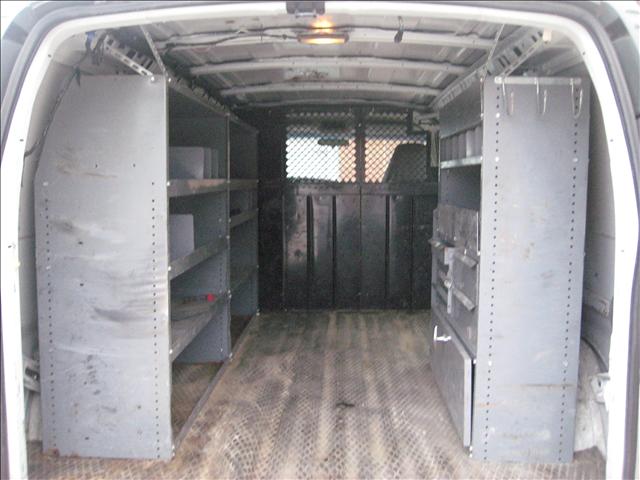 2001 Chevrolet Express 4WD Access V6 AT