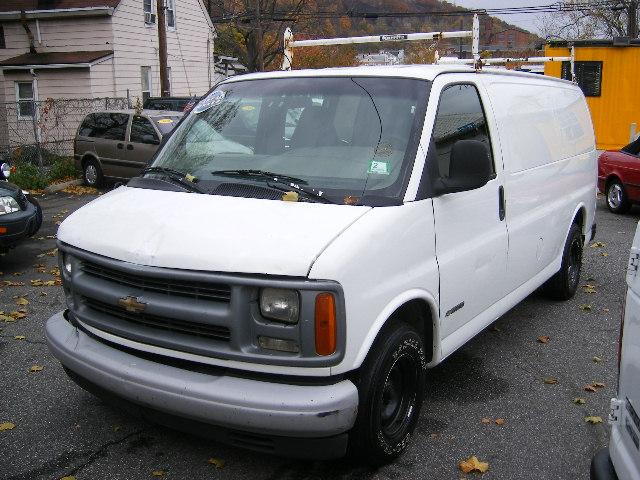 2001 Chevrolet Express Base