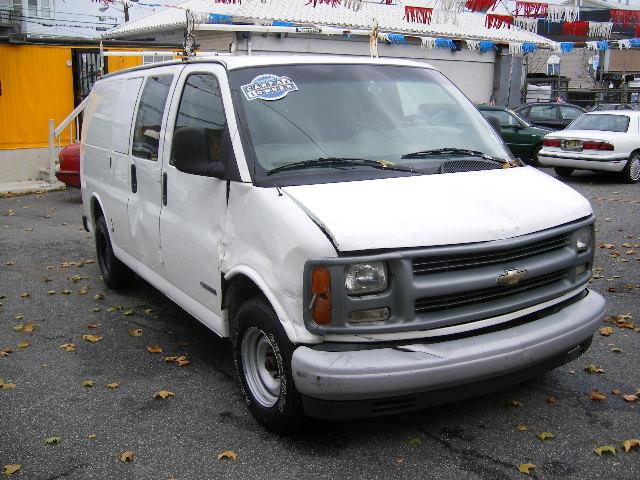 2001 Chevrolet Express Base