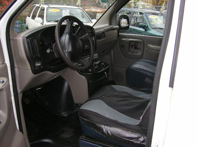 2001 Chevrolet Express Base