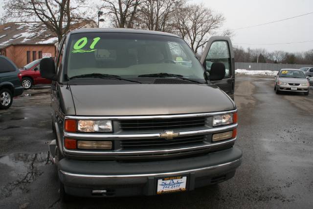 2001 Chevrolet Express Base