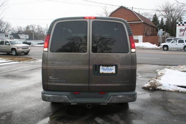 2001 Chevrolet Express Base
