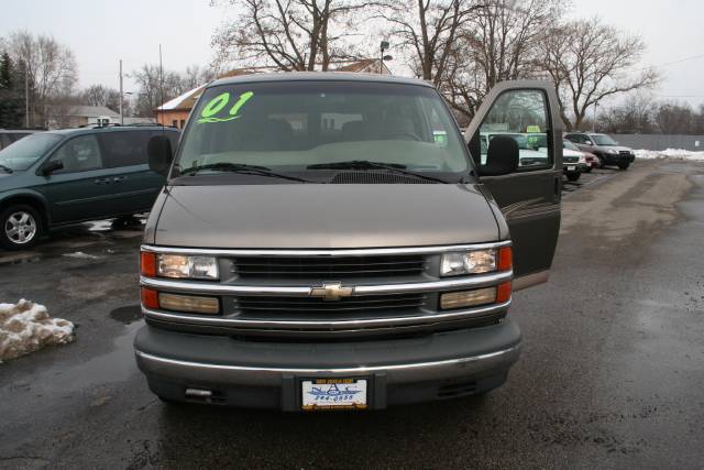 2001 Chevrolet Express Base