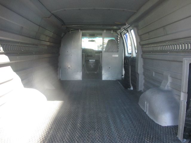 2001 Chevrolet Express Club Cab 155 WB HD 4WD