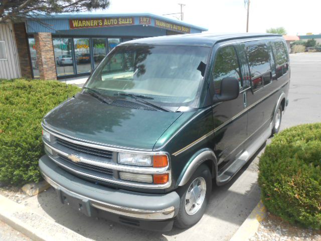2002 Chevrolet Express 750i 4dr Sdn