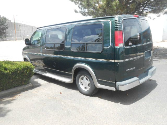 2002 Chevrolet Express 750i 4dr Sdn