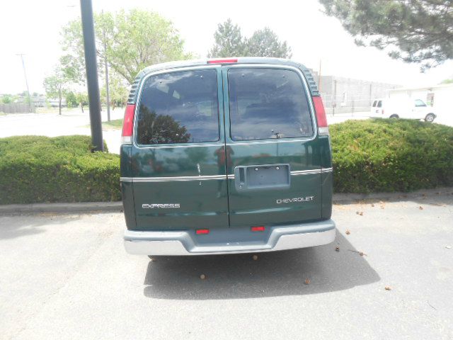 2002 Chevrolet Express 750i 4dr Sdn